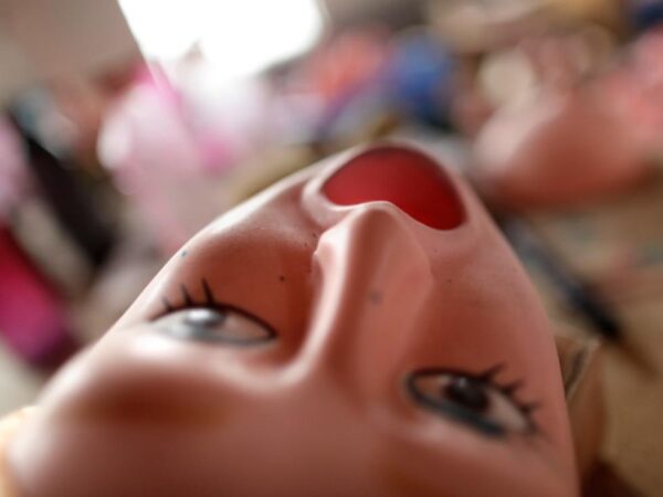 На китайской фабрике по производству секс-кукол. Фото №2