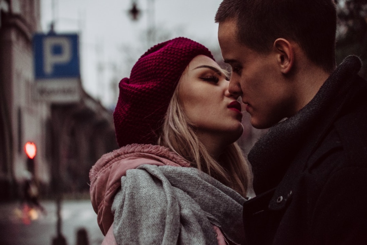 Французский поцелуй: вся правда о романтическом ритуале
